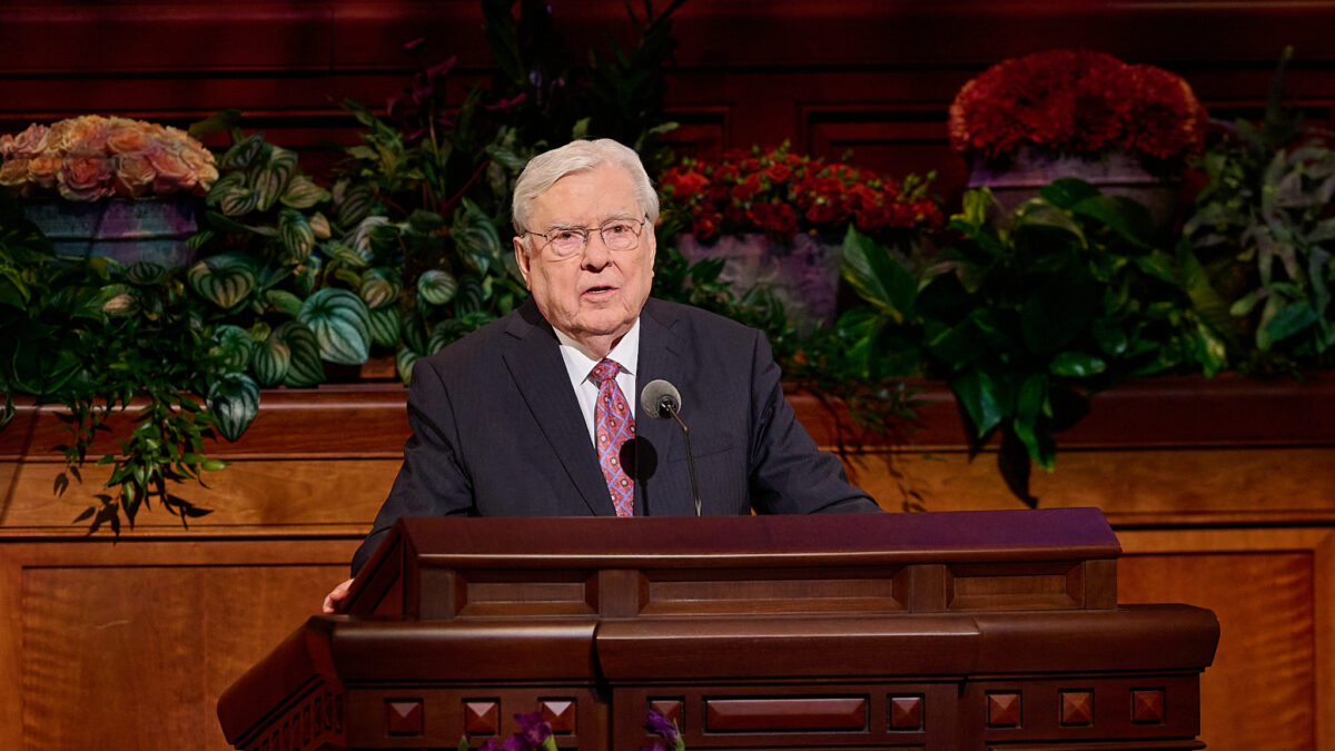 LDS conference speakers focus on walking beside the Lord News, Sports